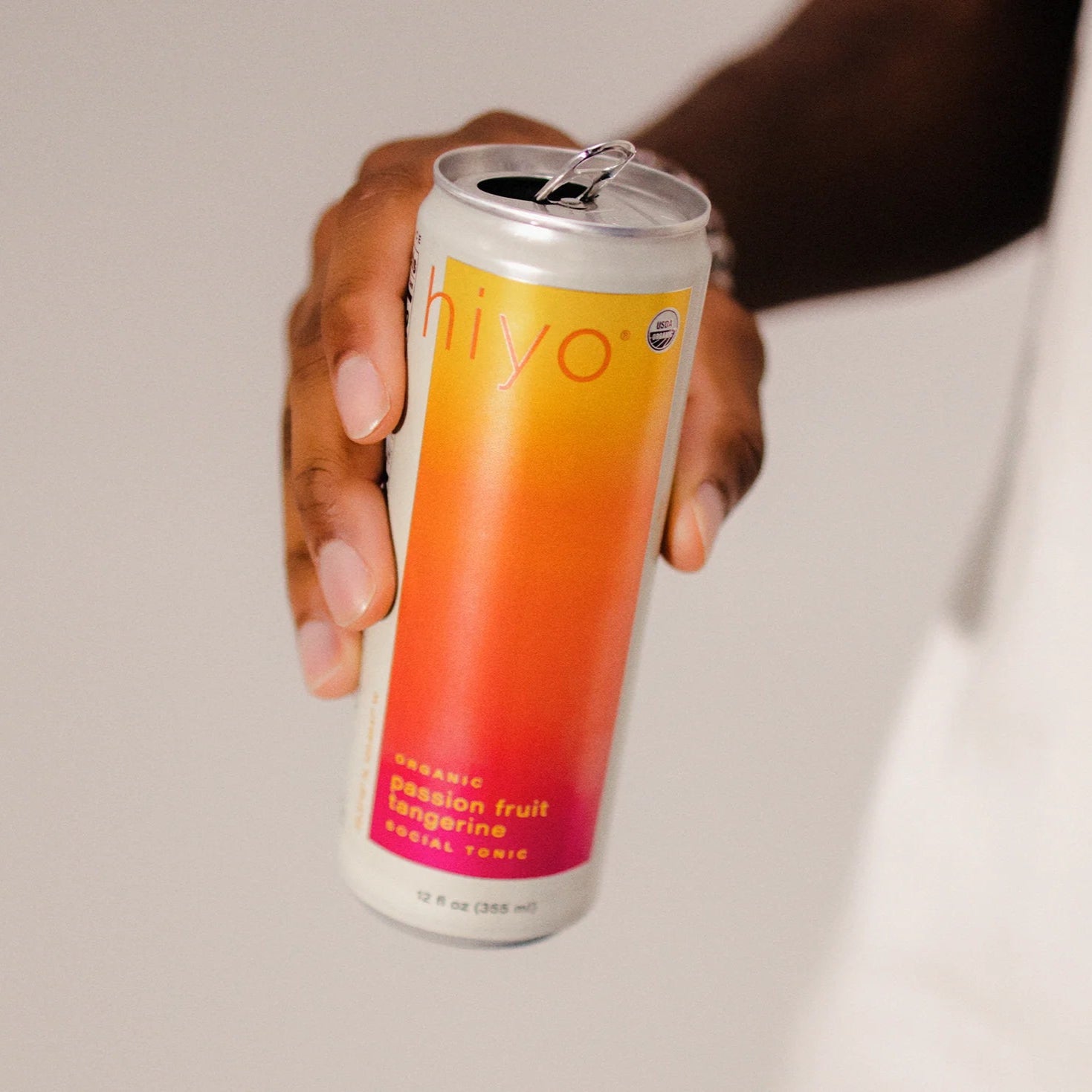 Hiyo Sparkling Passionfruit Tangerine